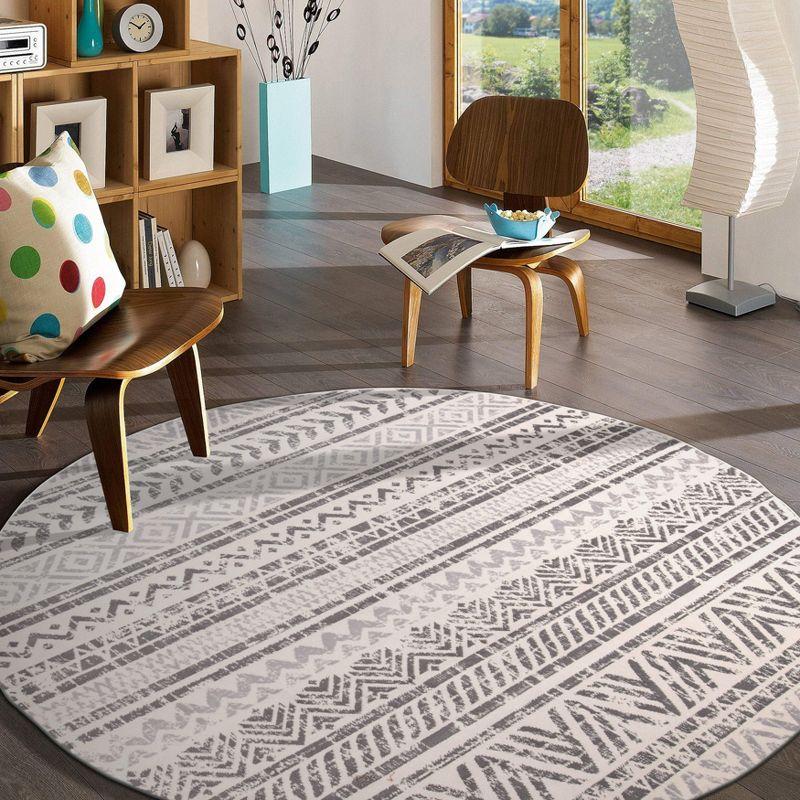 Gray Geometric Distressed Round Synthetic Area Rug 6'6"