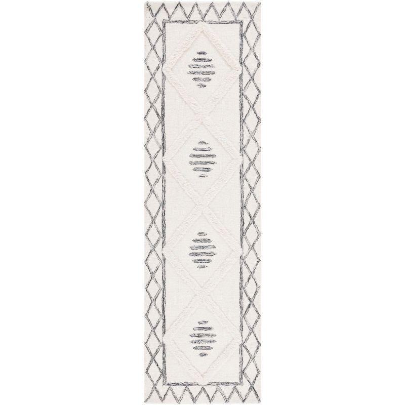 Casablanca CSB990 Hand Tufted Runner Rug - Ivory/Black - 2'3"x8' - Safavieh.