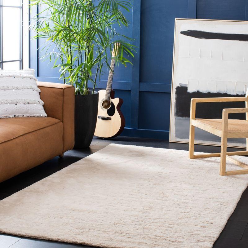 Faux Sheep Skin FSS535 Power Loomed Indoor Area Rug - Beige - 4'x6' - Safavieh