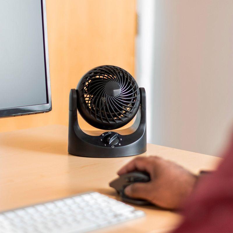 Black Compact Oscillating Desk Fan with Adjustable Tilt and 3 Speeds