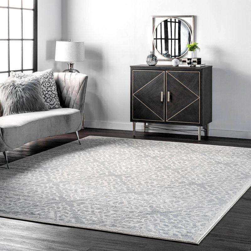 Gray Rectangular 5' x 7' Synthetic Stain-Resistant Rug