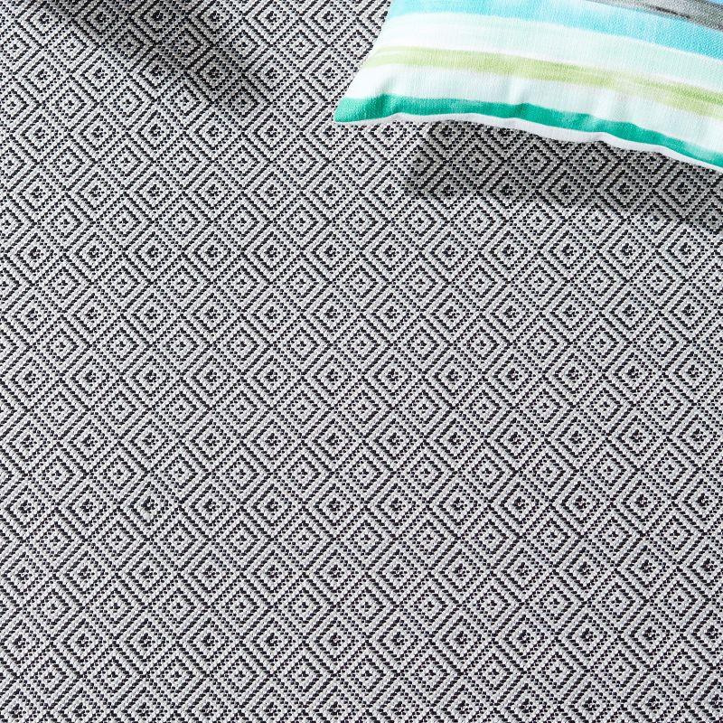 Hampton HTN230 Indoor/Outdoor Machine Made Area Rug - 5'1"x7'6" - Grey/Black - Safavieh