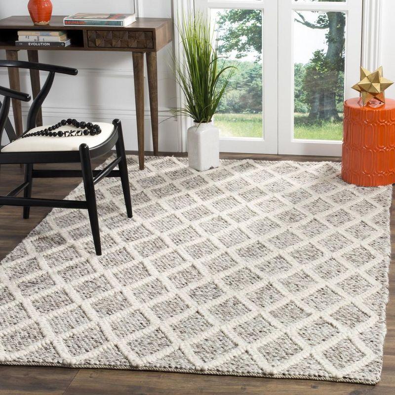 Ivory Elegance 4' x 6' Hand-Tufted Wool Blend Area Rug