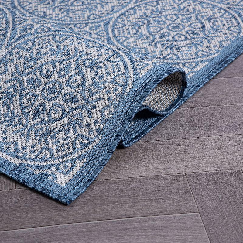 Bloomfield Easy-Care Blue Floral Synthetic 5' x 7' Rug