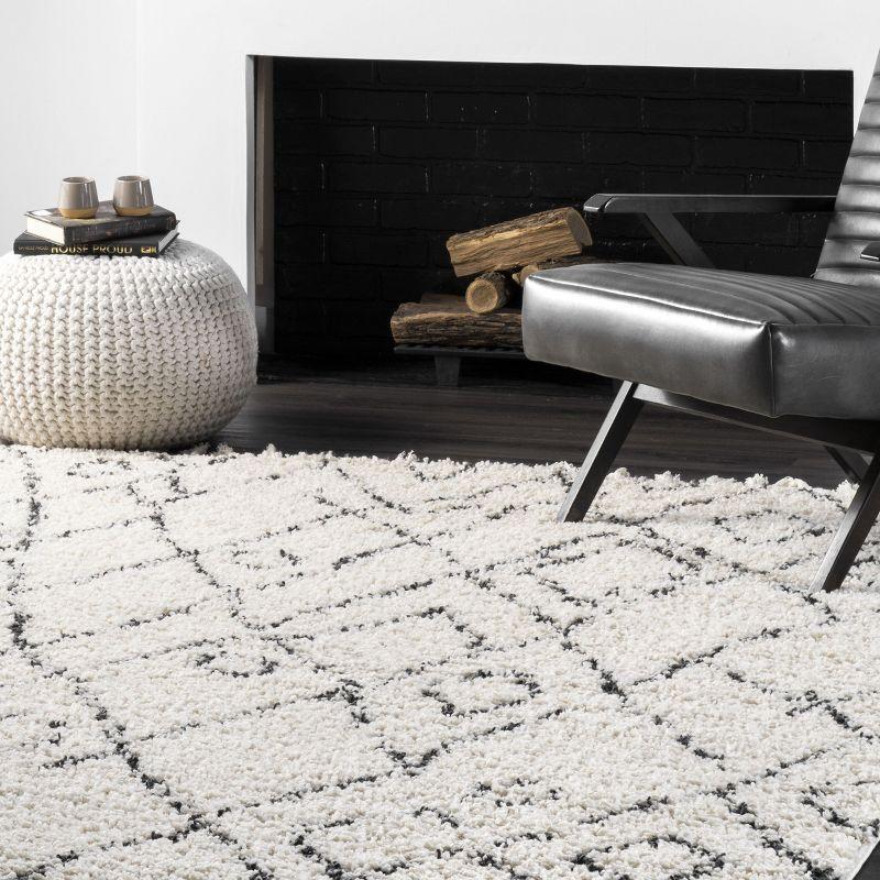 Nuloom Nieves Moroccan 5 Square Indoor Area Rug for Living Room Bedroom Dining Room, Off White/Dark Grey
