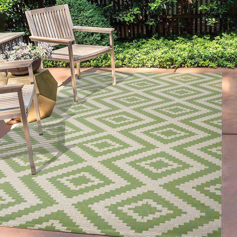 4'x6' Sintra Diamond Indoor/Outdoor Area Rug, Green/Cream - JONATHAN Y