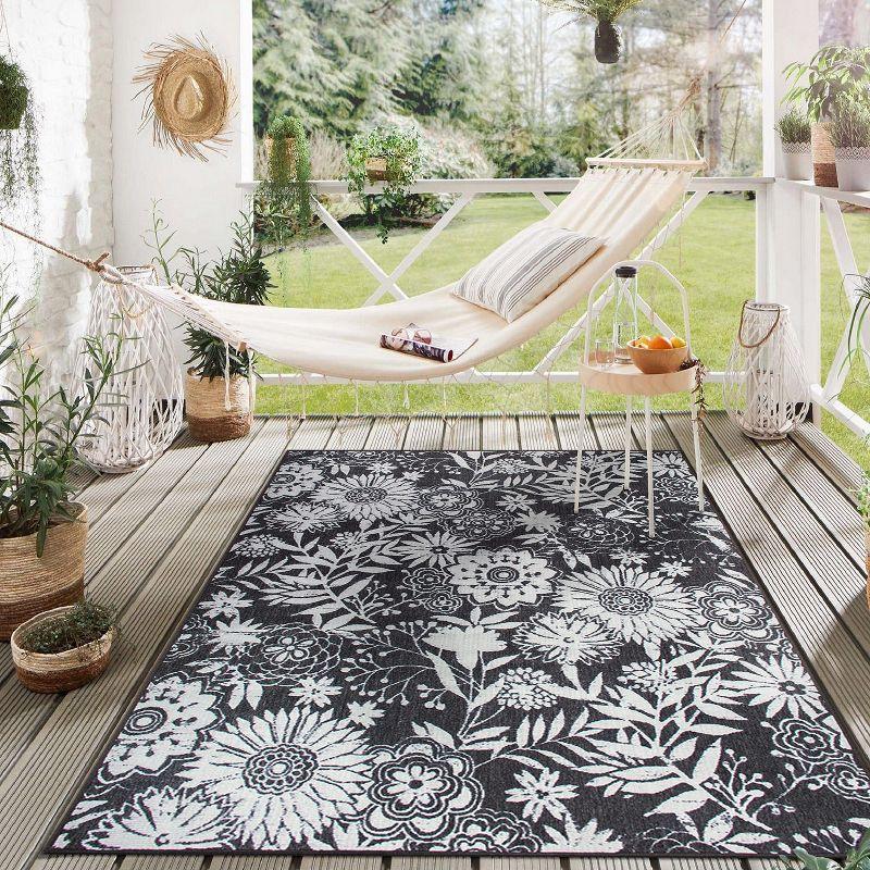 World Rug Gallery Modern Floral Flowers Indoor/Outdoor Area Rug