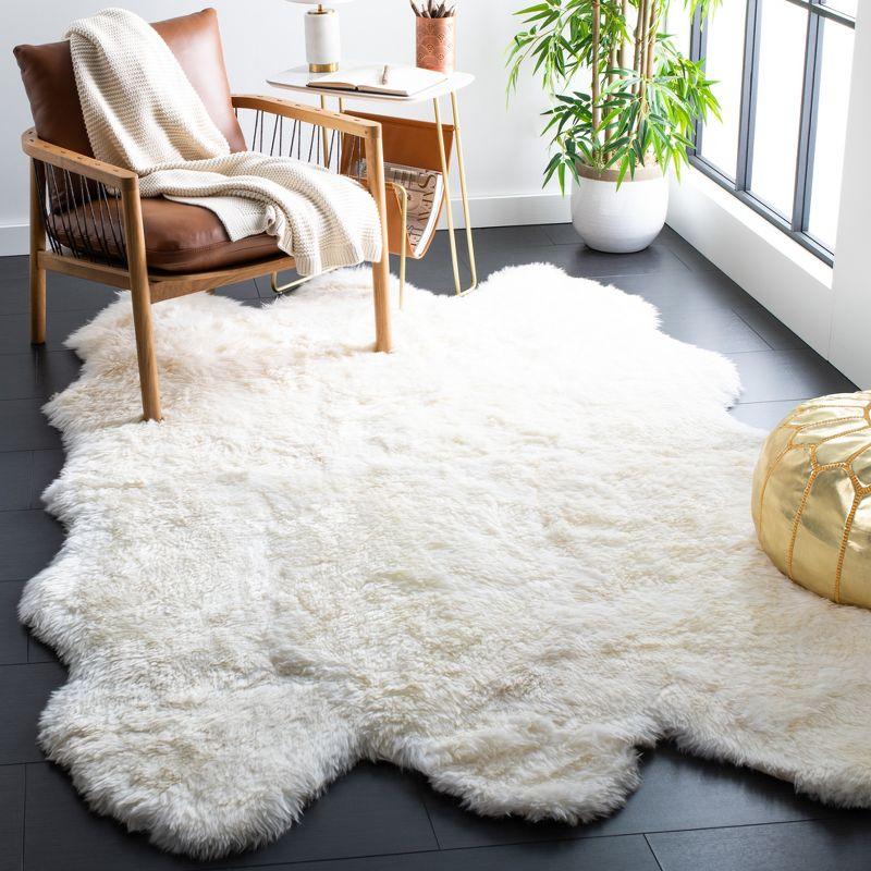 Luxurious Hand-Knotted Natural White Sheepskin 5' x 8' Area Rug