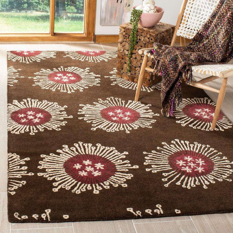 Soho SOH852 Hand Tufted Area Rug  - Safavieh