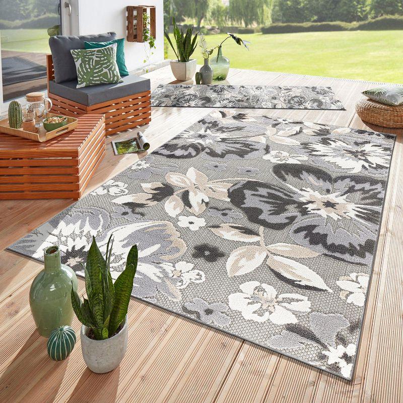 World Rug Gallery Bergamo Contemporary Floral Indoor/Outdoor Area Rug