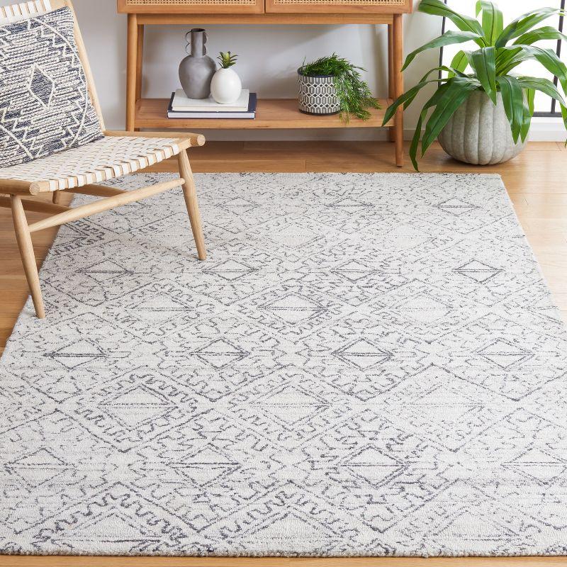 Casablanca CSB241 Hand Tufted Area Rug - Ivory/Black - 3'x5' - Safavieh..