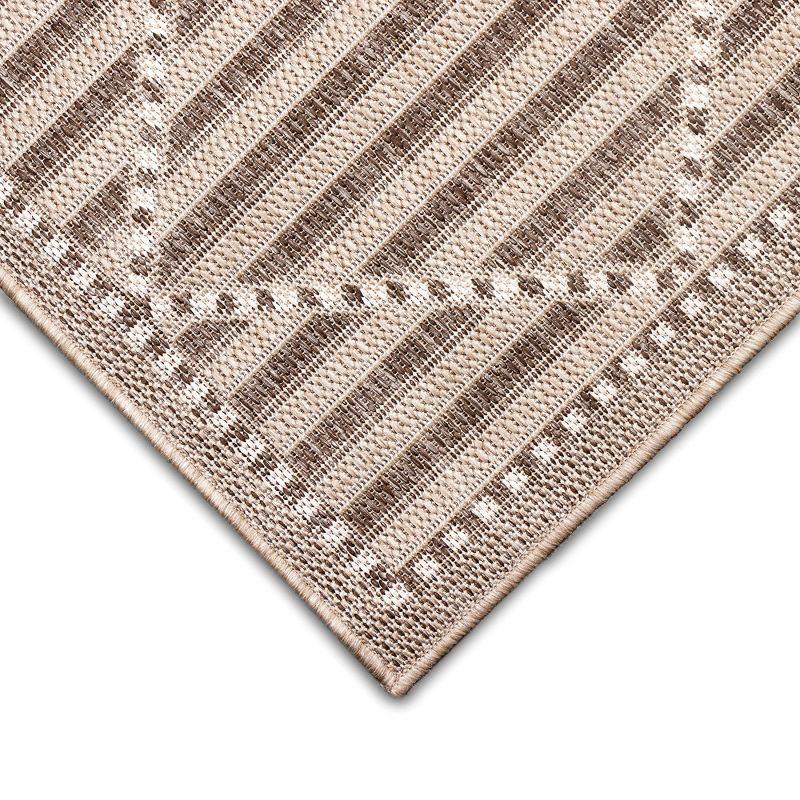 Liora Manne Malibu Checker Diamond Indoor/Outdoor Rug Neutral 1'11" x 7'6"