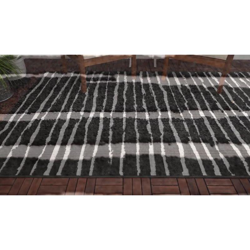 Easy-Care Stain-Resistant Light Gray Synthetic Outdoor Runner