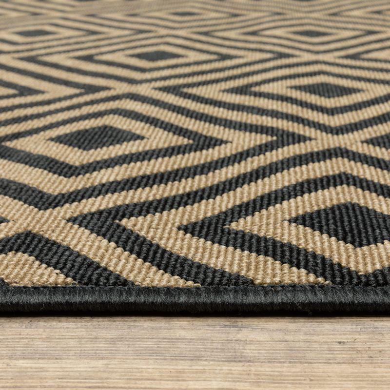 Oriental Weavers Marina 2335K Black/ Tan Indoor/Outdoor Area Rug - 5'3" x 7'6"