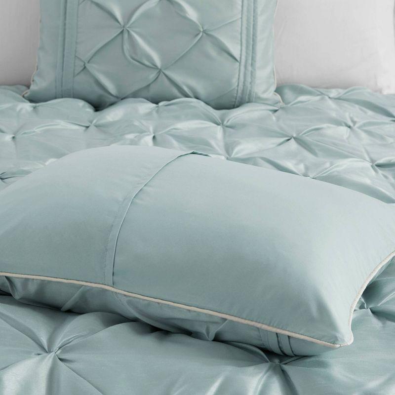 Madison Park Laurel 7 Piece Tufted Comforter Set