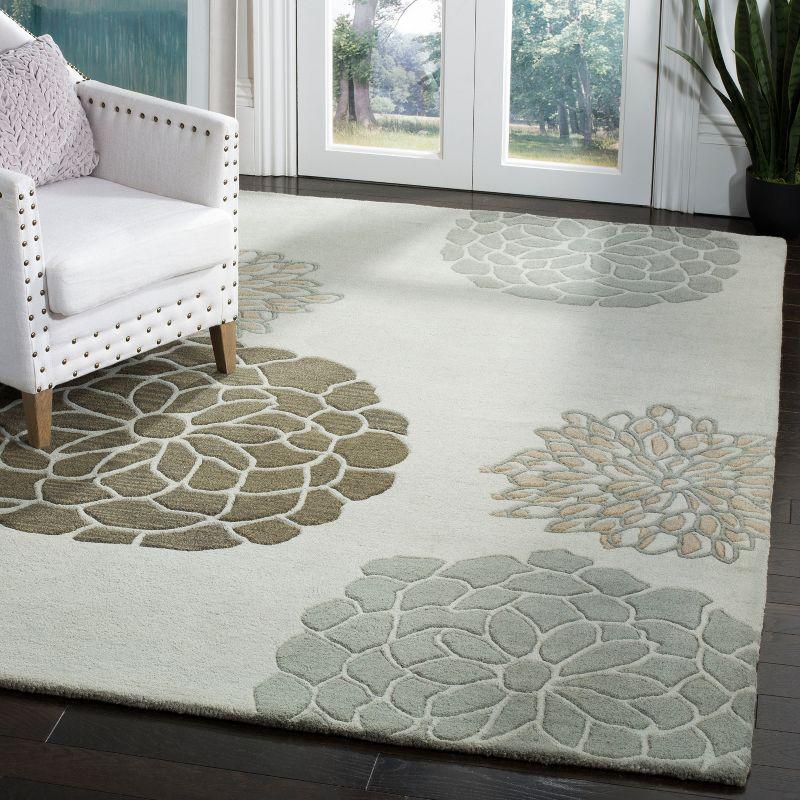 Soho SOH211 Hand Tufted Area Rug  - Safavieh