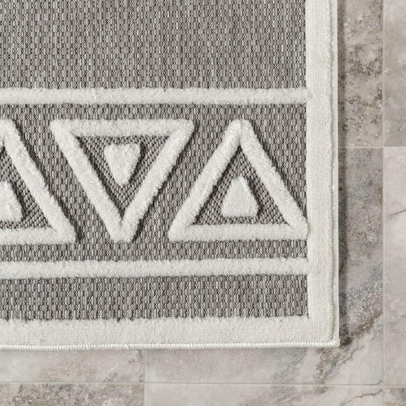 Nuloom Lanelle Geometric 5x8 Indoor/Outdoor Area Rug for Living Room Patio Deck Front Porch Kitchen, Grey/Ivory