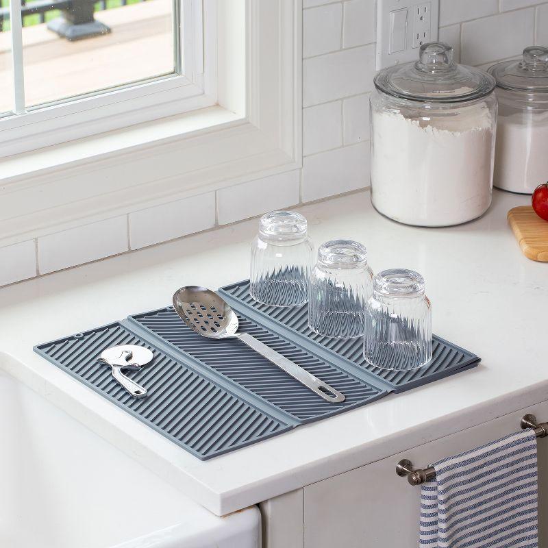 Better Houseware Expandable Silicone Drying Mat in Gray