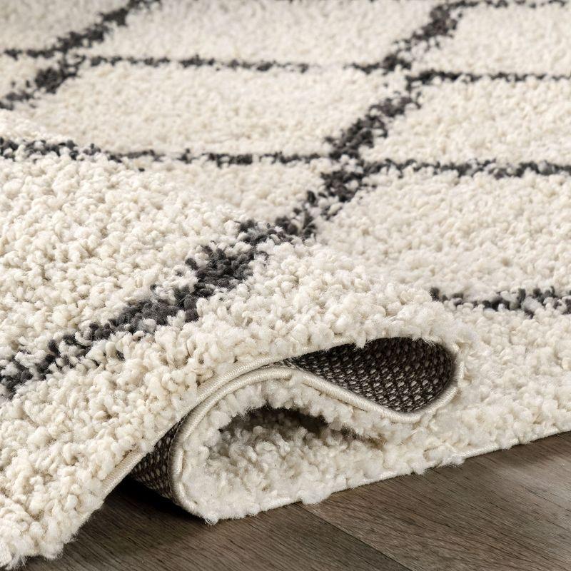 Nuloom Michelle Moroccan 2x3 Accent Indoor Area Rug for Living Room Bedroom Dining Room Entryway, Off White/Ivory