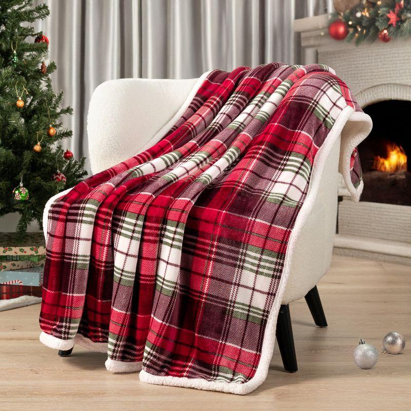 PAVILIA Soft Fleece Blanket Throw for Couch, Lightweight Plush Warm Blankets for Bed Sofa with Jacquard Pattern