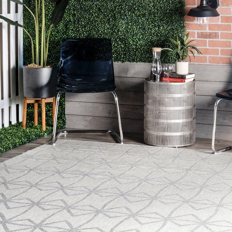 Modern Light Gray Geometric Flat Woven 5'x8' Indoor/Outdoor Rug