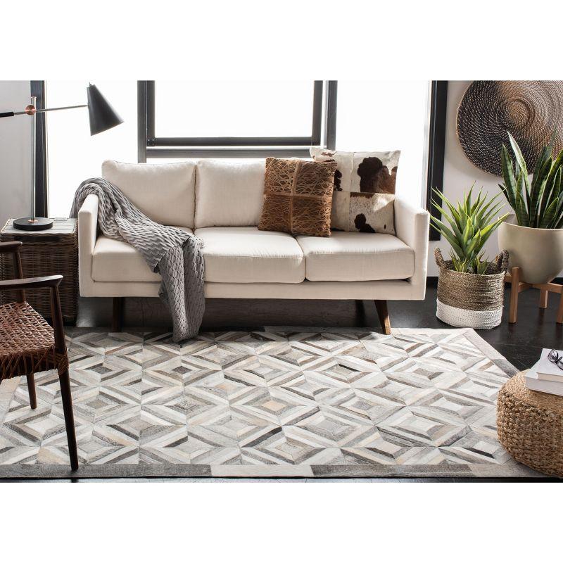 Geometric Gray Cowhide 5' x 8' Handmade Area Rug