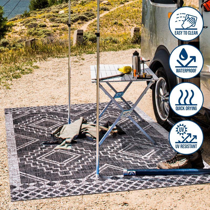 5'x8' Marokko Diamond  Medallion Indoor/Outdoor Area Rug, Black/Ivory - JONATHAN Y