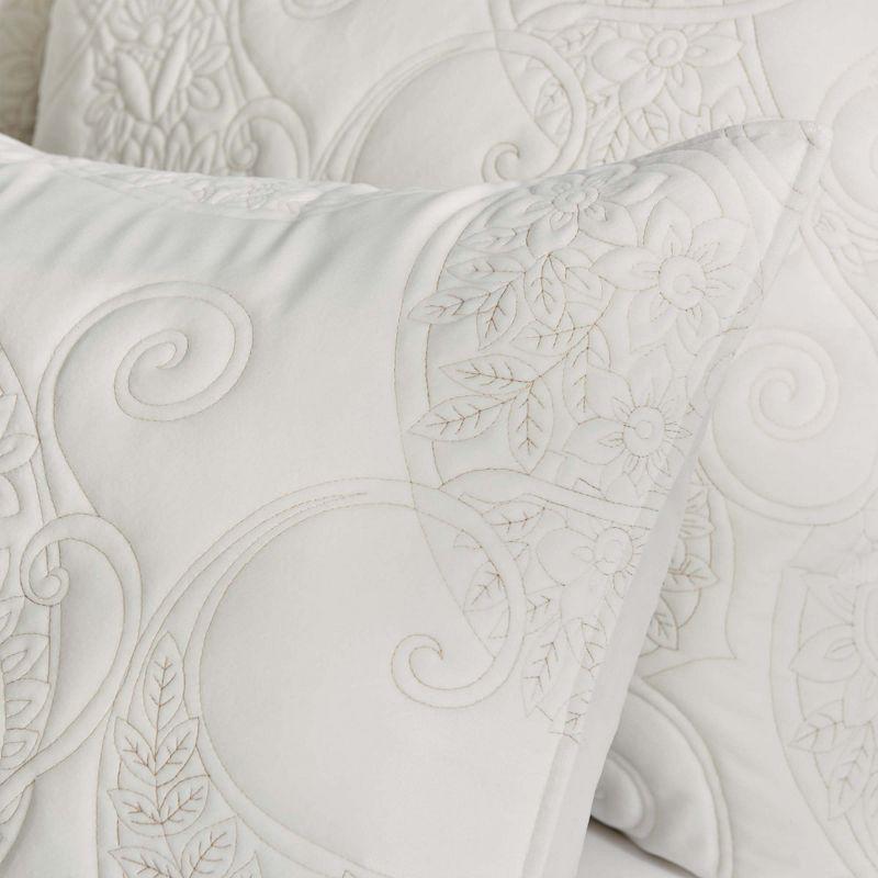 Cream Velvet Diamond-Patterned Full/Queen Quilt Set