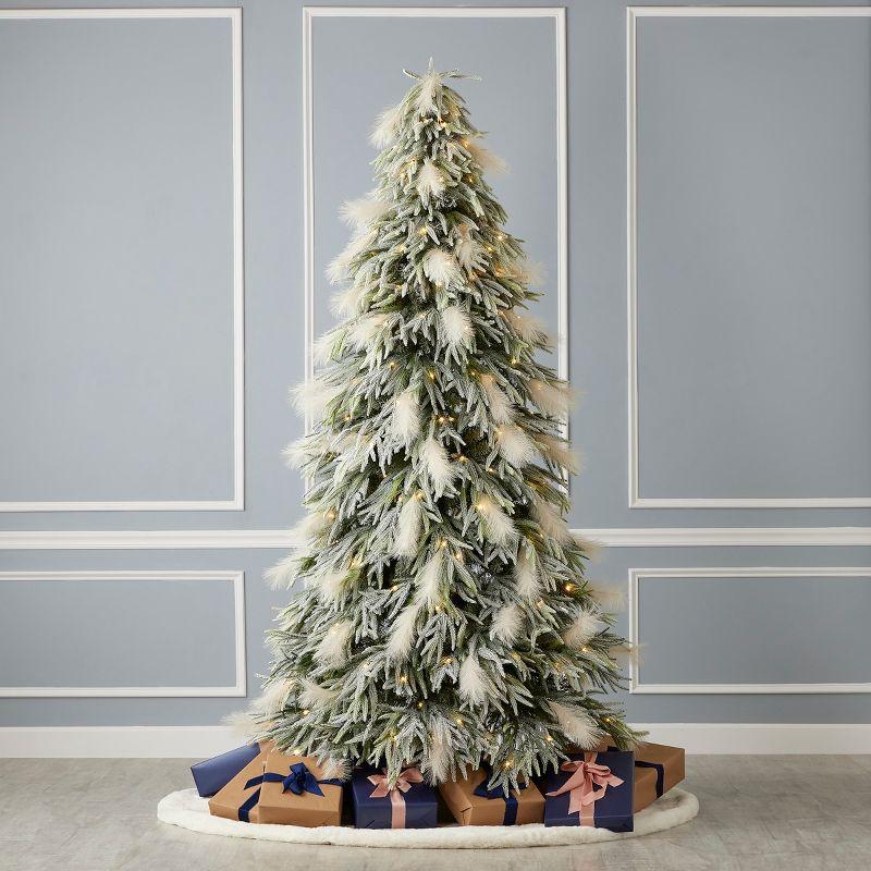 Flocked Realistic Pine and Pampas Christmas Tree 550 Warm White LED Lights - Includes a Storage Bag & Remote Control