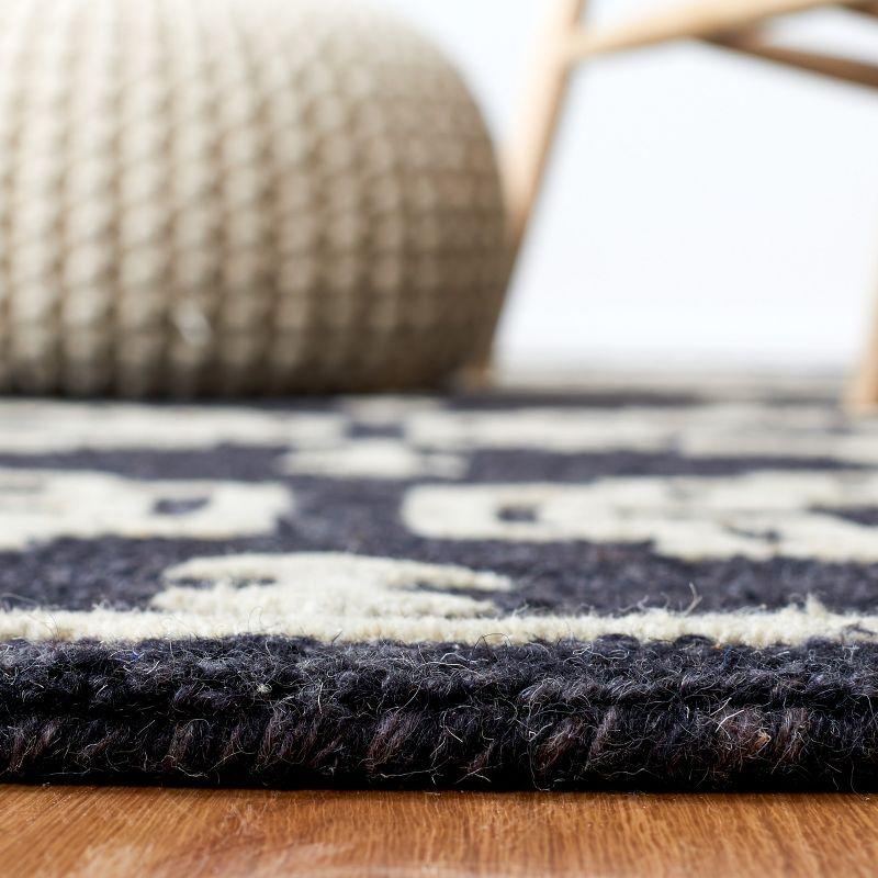 Abstract ABT852 Handmade Indoor Area Rug - Black/Ivory - 4'x6' - Safavieh