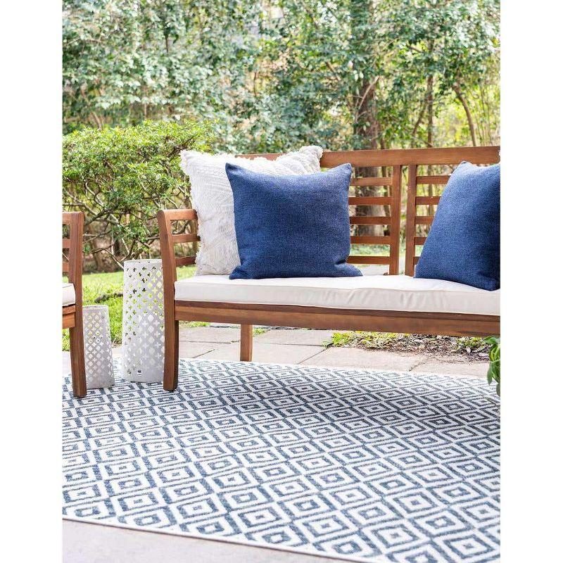 Blue Geometric Easy-Care Outdoor Rug 5' x 7'