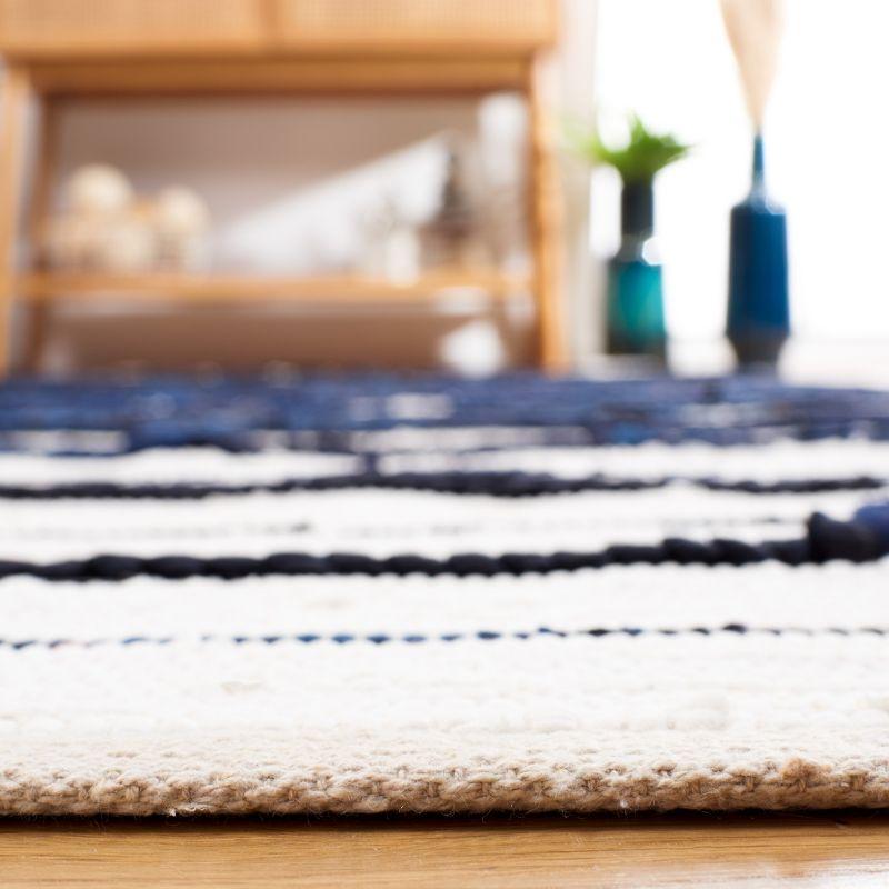 Montauk MTK623 Hand Woven Area Rug - Navy/Ivory - 4'x6' - Safavieh.