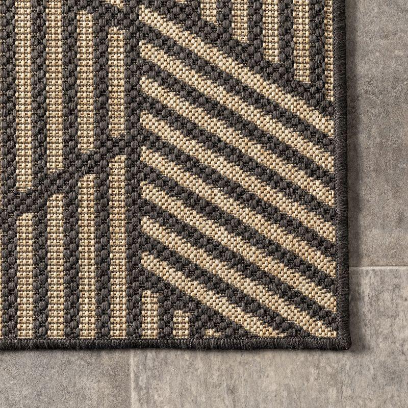 Nuloom Leona Geometric 4x6 Indoor/Outdoor Area Rug for Living Room Patio Deck Front Porch Kitchen, Charcoal/Ivory