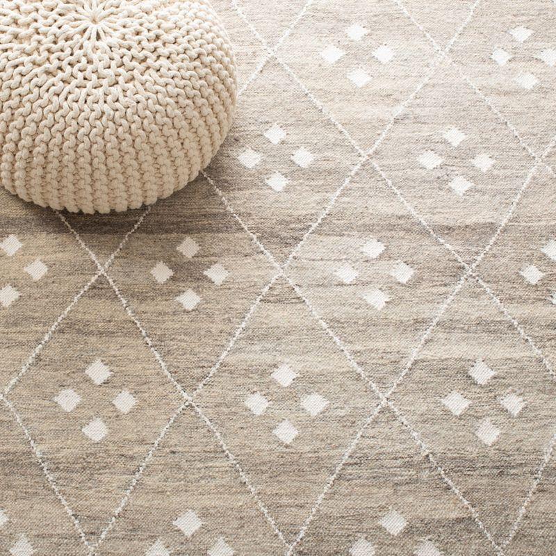 Natural Kilim Hand Woven Wool/Viscose/Cotton Geometric Rug in Natural Beige/Ivory
