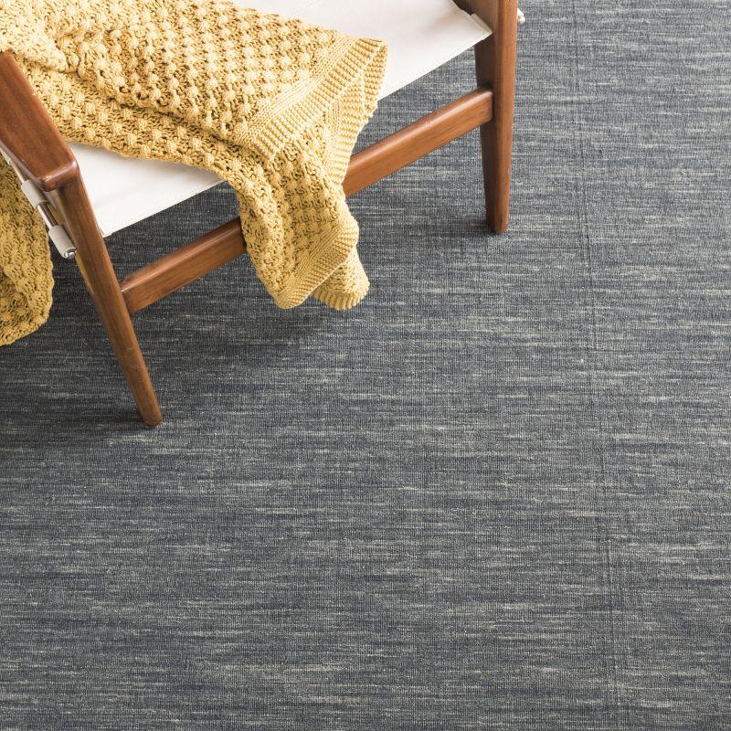 Kilim KLM850 Hand Loomed Accent Rug - Charcoal/Grey - 3'x5' - Safavieh