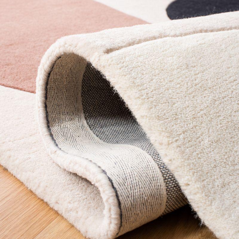 Fifth Avenue FTV119 Hand Tufted Accent Rug - Beige/Black - 2'3"x4' - Safavieh.