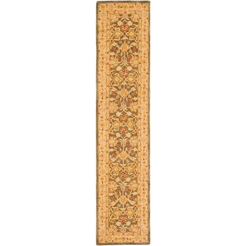 Safavieh Hand Tufted Wool Rug