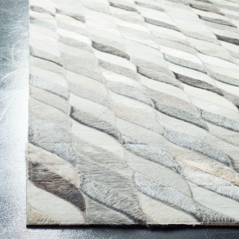 Studio Leather STL701 Hand Woven Indoor Accent Rug - Ivory/Grey - 3'x5' - Safavieh