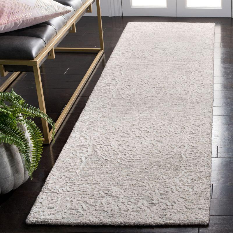 Charlton Home® Bathulda Hand Tufted 60% Wool, 20% Bamboo Silk, 20% Cotton With Cotton Backing Floral Rug