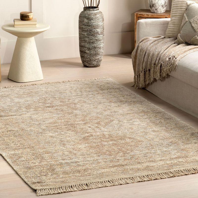 Nuloom Rosia Traditional Persian Tasseled Indoor Area Rug