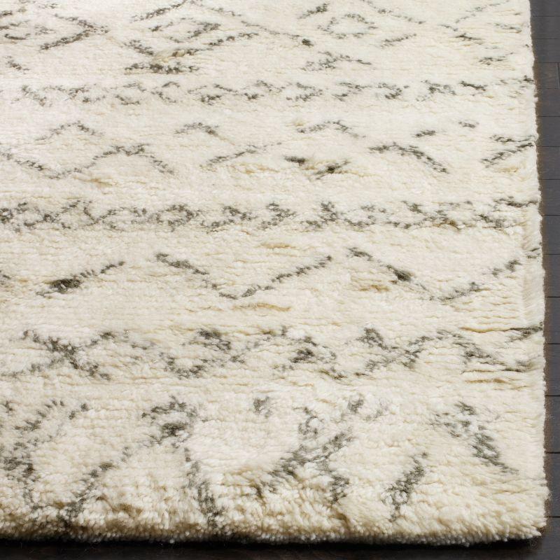 Ivory Elegance 4' x 6' Hand-Tufted Wool Shag Rug