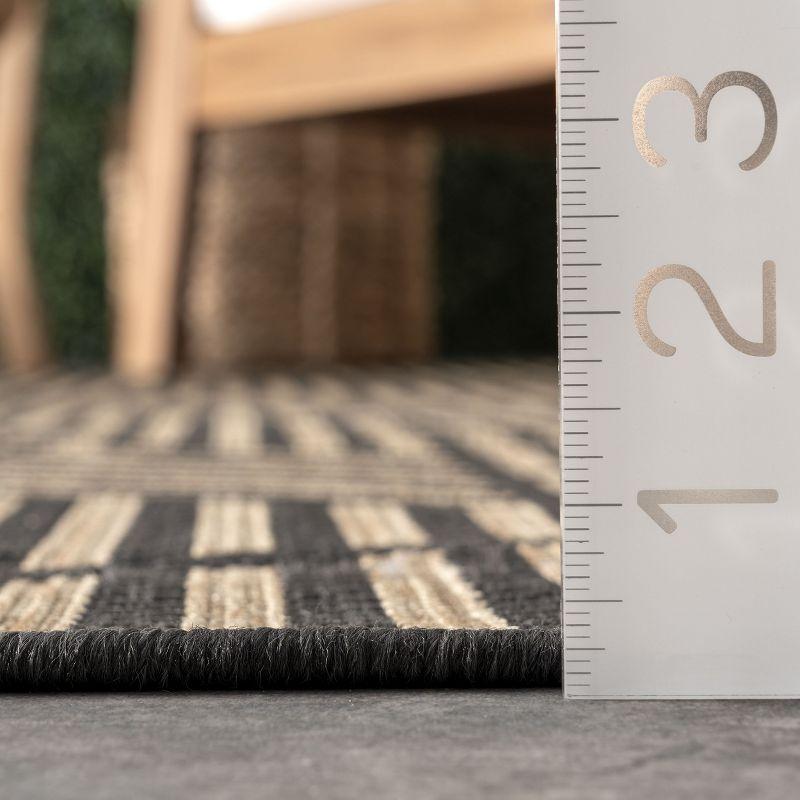 Nuloom Leona Geometric 4x6 Indoor/Outdoor Area Rug for Living Room Patio Deck Front Porch Kitchen, Charcoal/Ivory