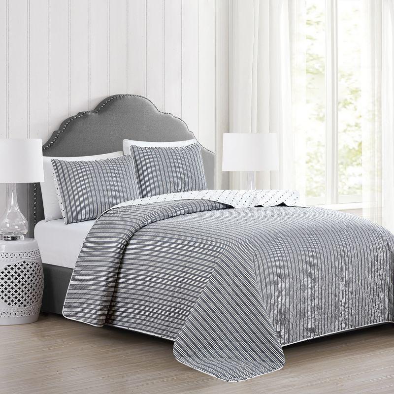 Nora No Striped Quilt Set