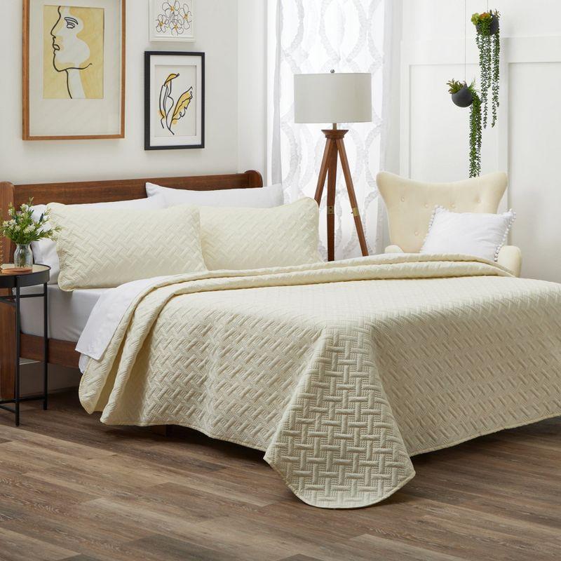 White Full Bamboo Rayon Blend 3-Piece Quilt Set