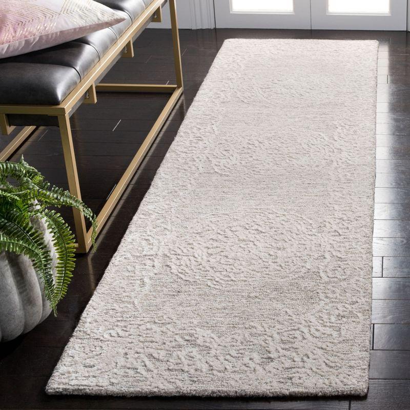 Charlton Home® Bathulda Hand Tufted 60% Wool, 20% Bamboo Silk, 20% Cotton With Cotton Backing Floral Rug