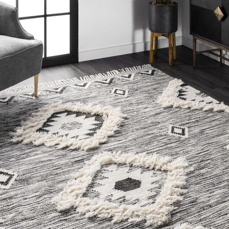 Nuloom Savannah Diamond 2x6 Wool Runner Indoor Area Rug for Living Room Bedroom Dining Room Entryway Hallway Kitchen, Black/Ivory