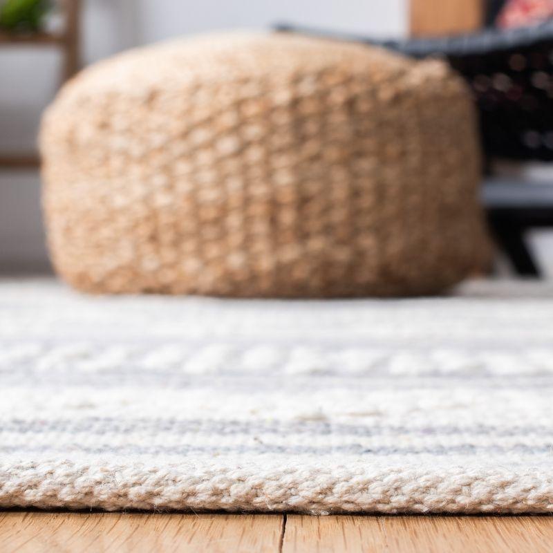 Striped Kilim STK511 Hand Woven Area Rug - Silver/Ivory - 3'x5' - Safavieh.