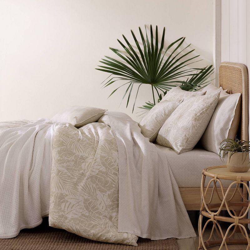 Serene Island King Cotton Bedding Set in White - Reversible 5-Piece