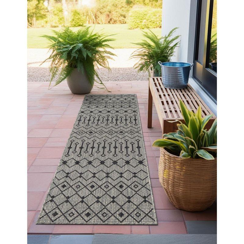 Abstract Gray Synthetic 2' x 6' Outdoor Runner Rug