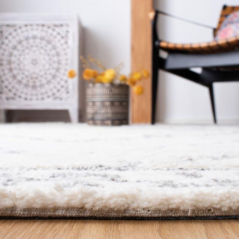 Casablanca CSB205 Hand Tufted Area Rug - Ivory/Gray - 8'9"x11'9" - Safavieh..